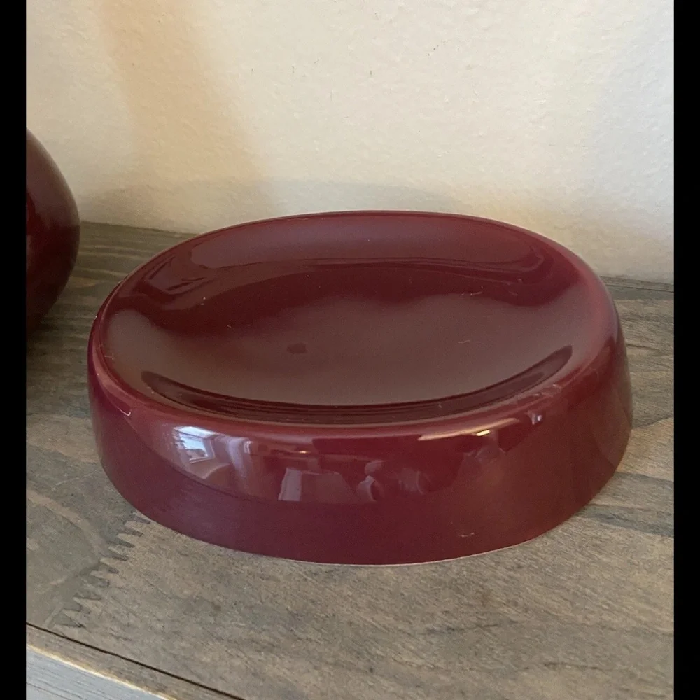New Vintage Vohann of California swan towel holder soap dish Burgandy Moody